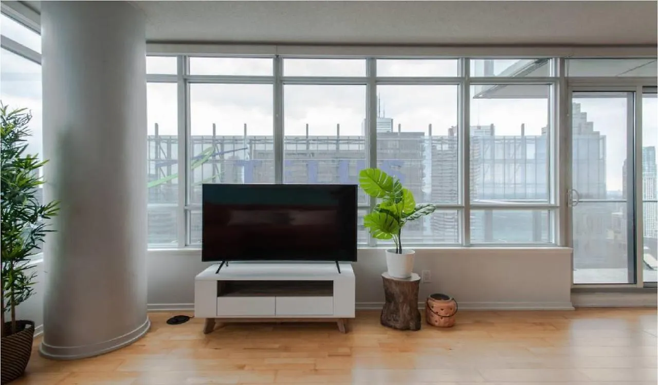 Toronto Downtown Core Two Bedroom Condo With Cn Tower View, Free Parking