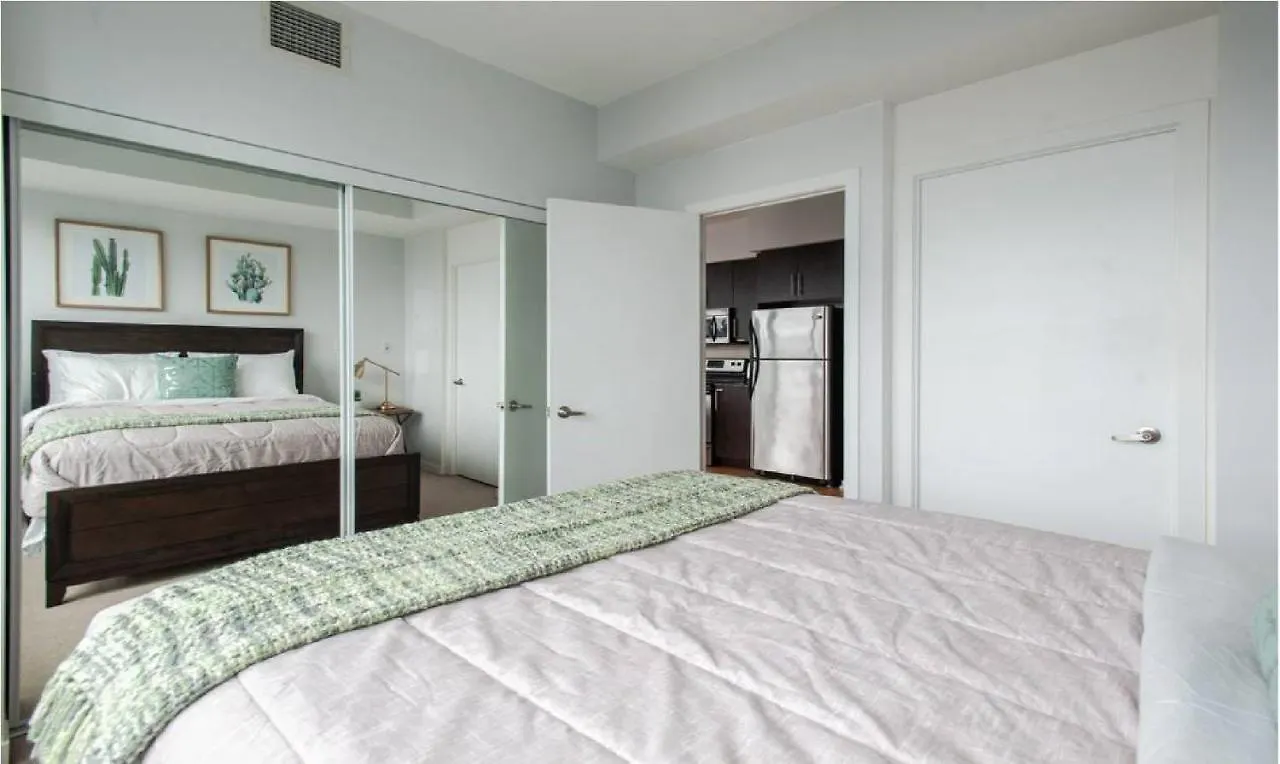 Toronto Downtown Core Two Bedroom Condo With Cn Tower View, Free Parking