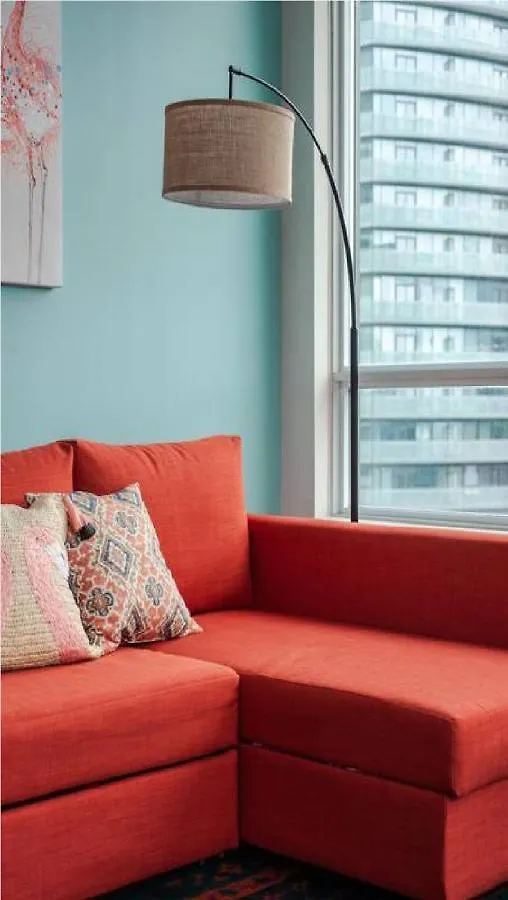Toronto Downtown Core Two Bedroom Condo With Cn Tower View, Free Parking Homestay