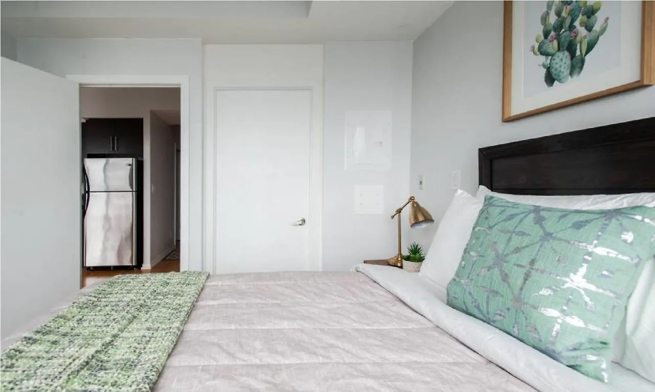 Toronto Downtown Core Two Bedroom Condo With Cn Tower View, Free Parking