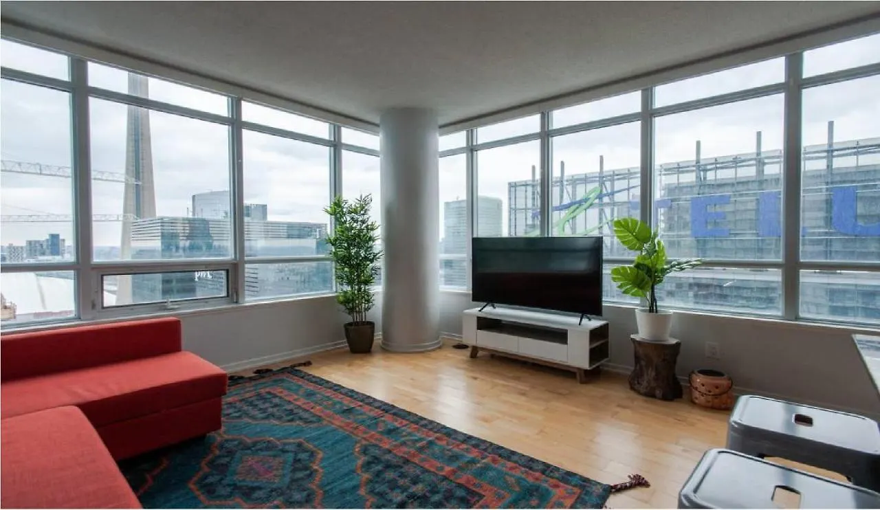 Homestay Toronto Downtown Core Two Bedroom Condo With Cn Tower View, Free Parking