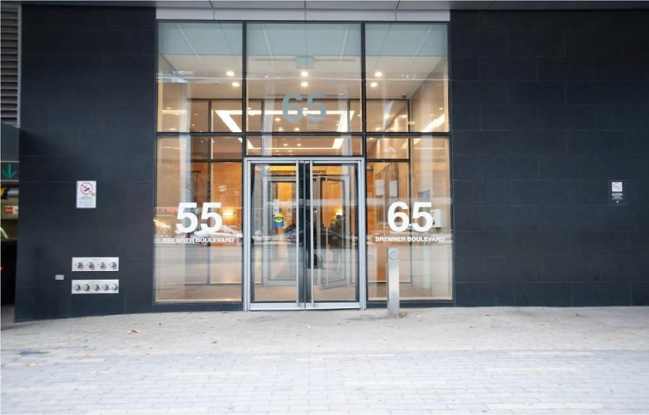 Homestay Toronto Downtown Core Two Bedroom Condo With Cn Tower View, Free Parking